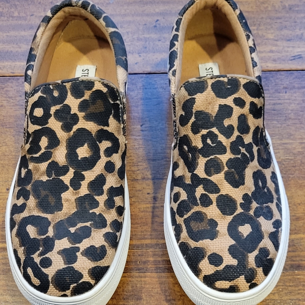 Price Drop...Steve Madden Slip-on Canvas Sneakers